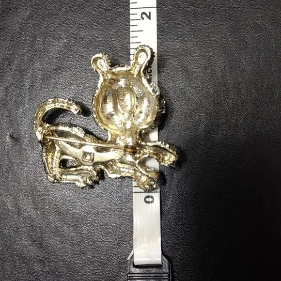 Gold tone tiger brooch - Picture 7 of 8